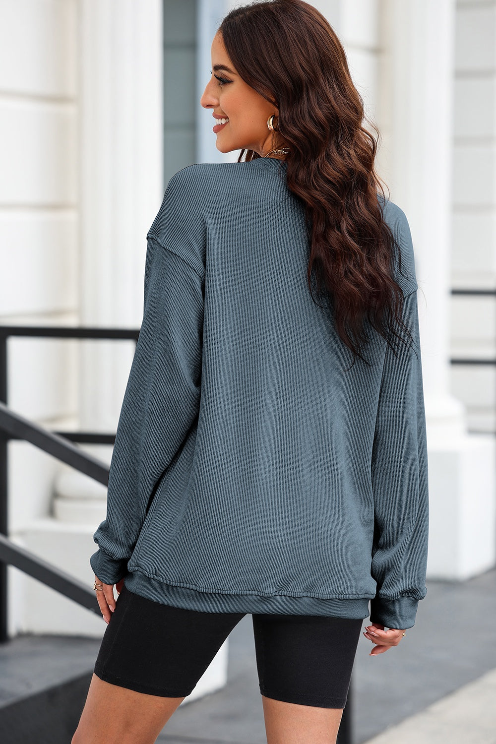 Round Neck Ribbed Sweatshirt